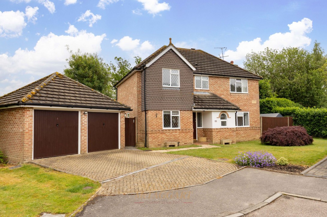 Photo of 5 Wynlea Close, Crawley