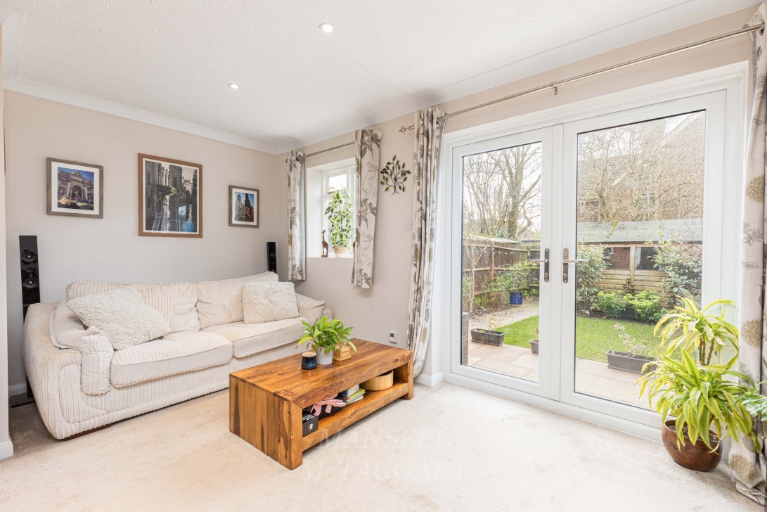 Photo of 18 Heather Walk, Horley