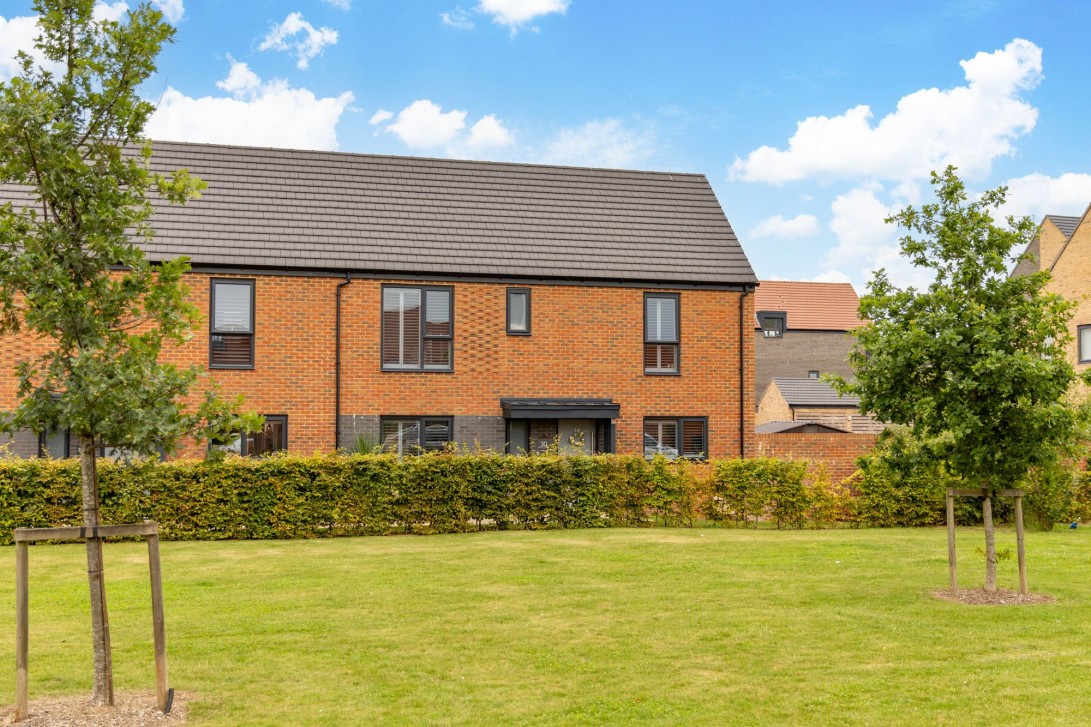 Photo of 30 Bellevue Farm Road, Crawley