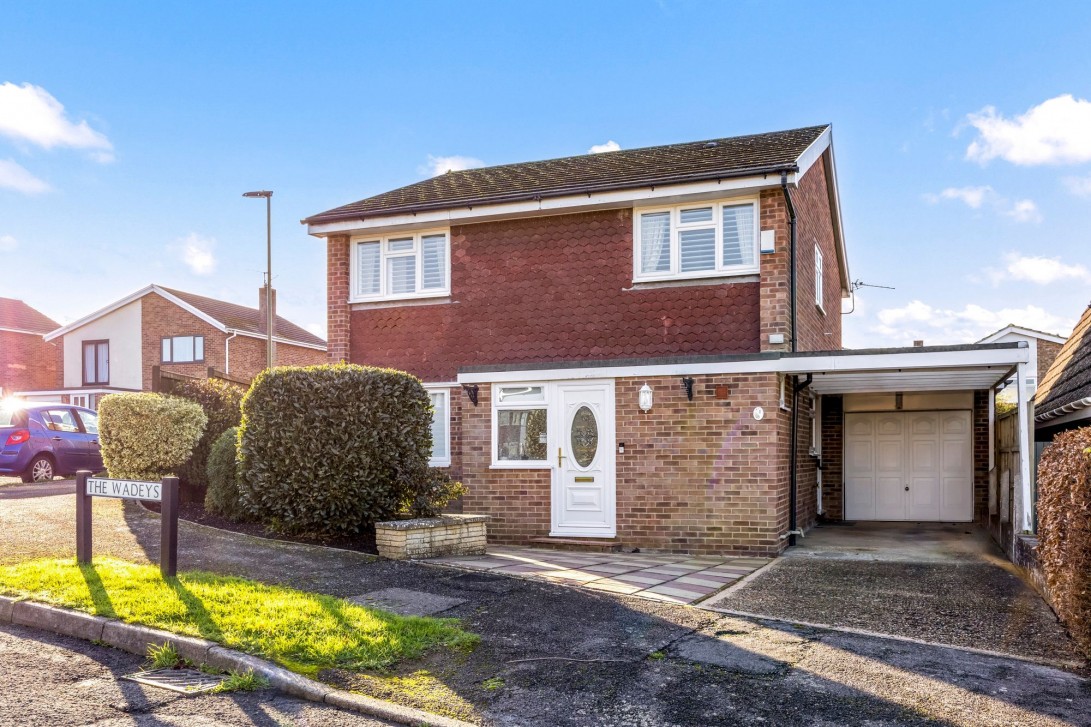 Photo of 1 The Wadeys, Billingshurst