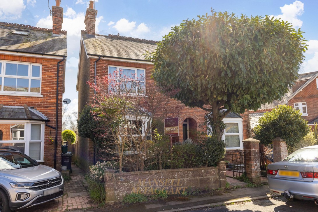 Photo of 6 Durkins Road, East Grinstead