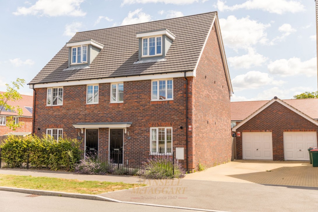 Photo of 74 Foxglove Drive, Crawley