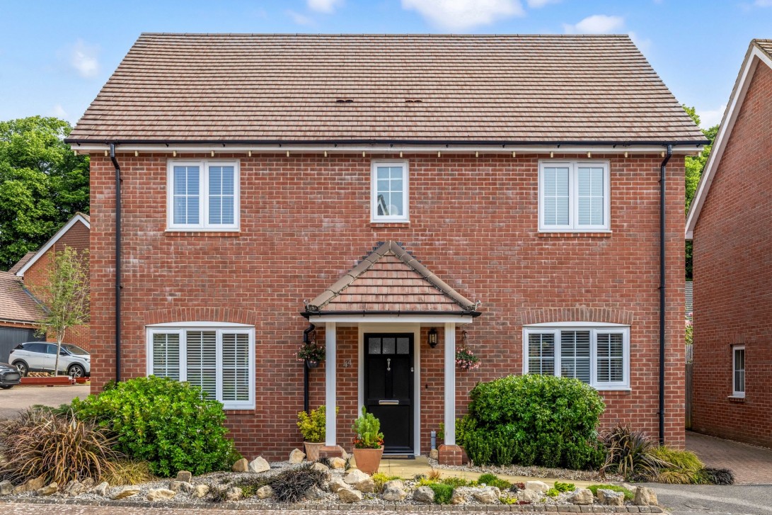 Photo of 44 Oddstones, Pulborough