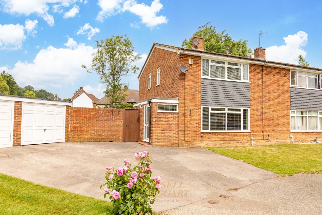Photo of 15 St. Johns Meadow, Lingfield