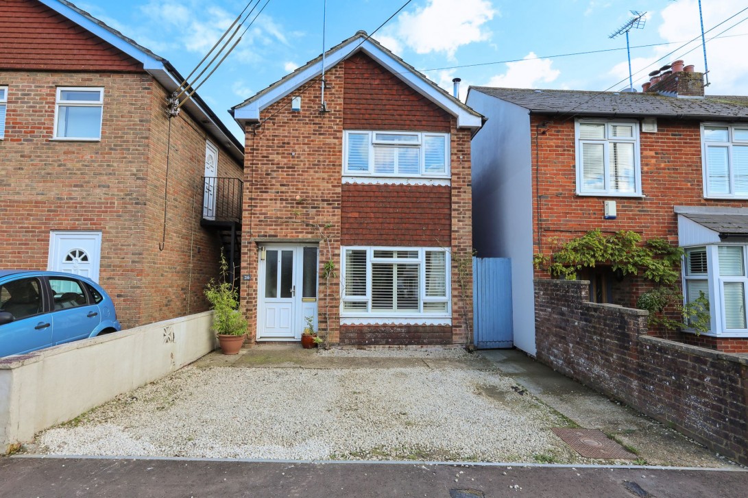 Photo of 26 Valebridge Road, Burgess Hill