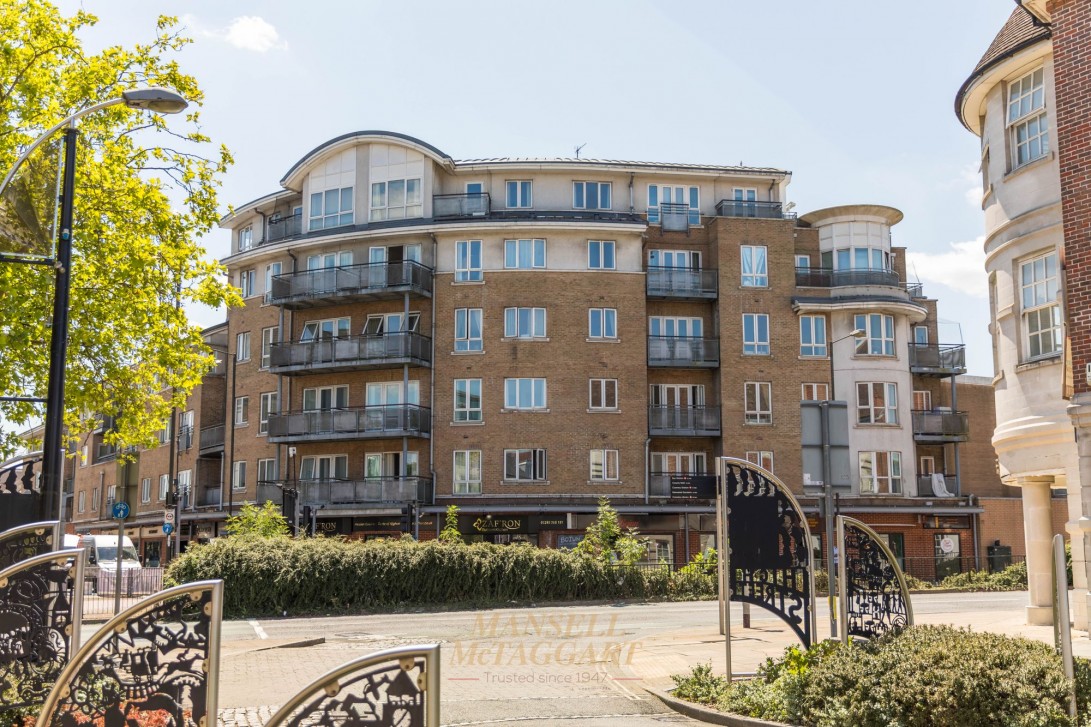 Photo of 41 Robinson House, High Street, Crawley