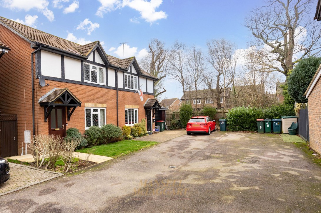 Photo of 7 Fowler Close, Crawley