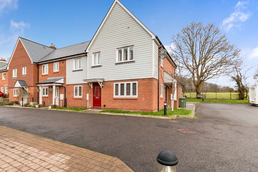 Photo of 9 Oakwood Close, Uckfield