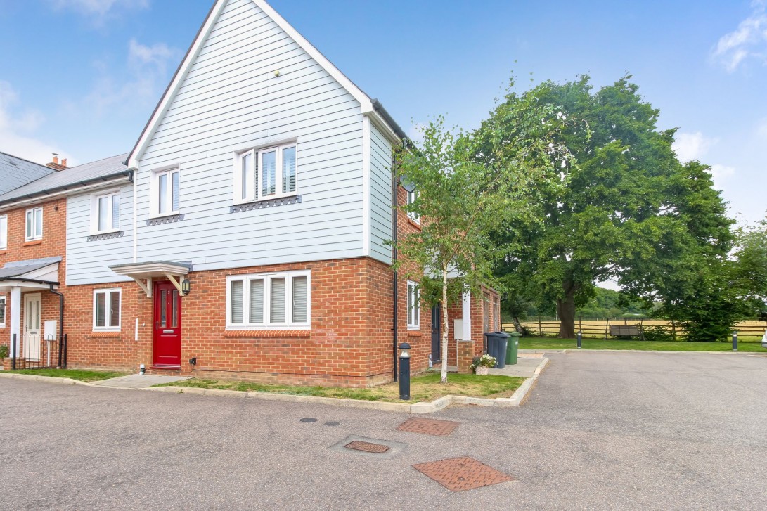 Photo of 9 Oakwood Close, Uckfield
