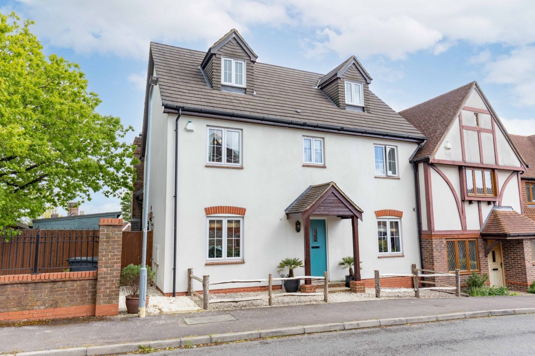 Photo of 1 Walhatch Close, Forest Row