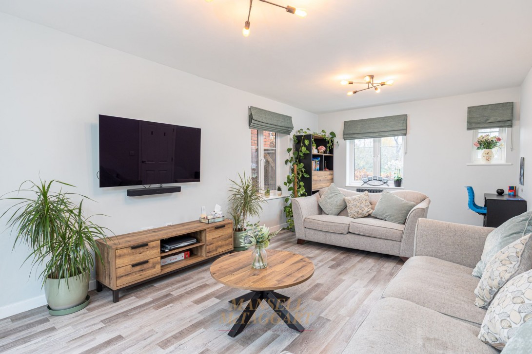 Photo of 9 Riverside Walk, Crawley