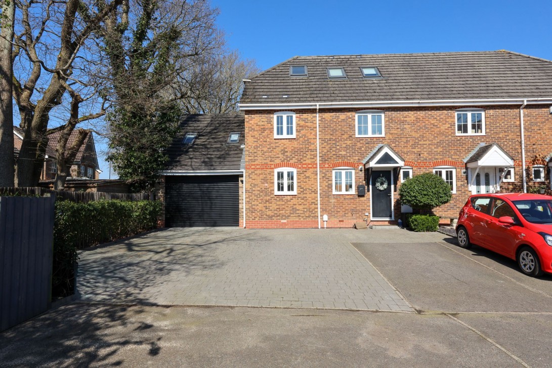 Photo of 40 Bluebell Way, Burgess Hill