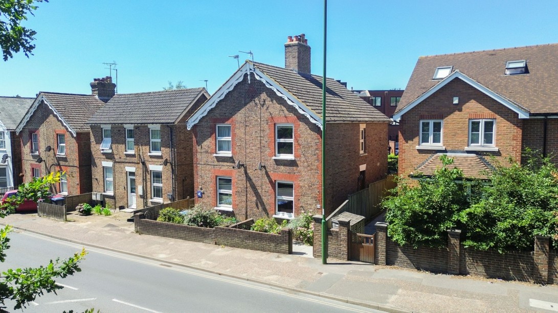 Photo of 19 Hazelgrove Road, Haywards Heath
