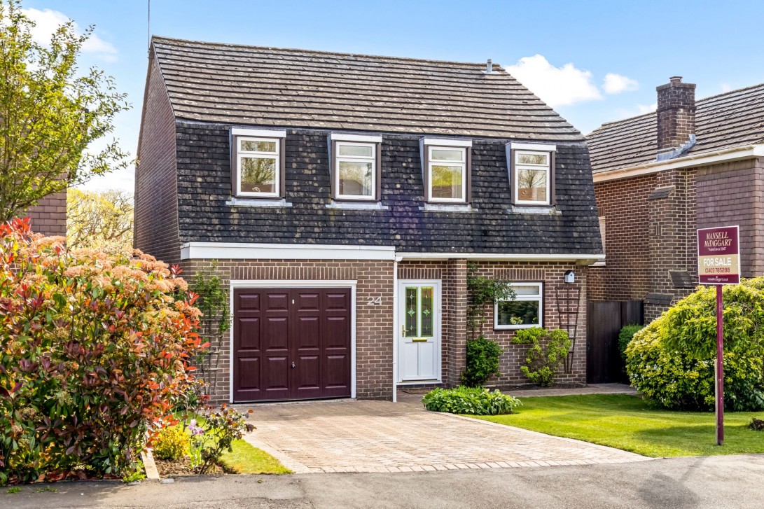 Photo of 24 Nightingale Walk, Billingshurst