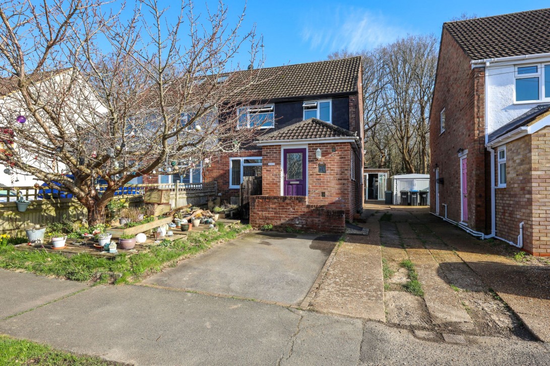 Photo of 127 Chanctonbury Road, Burgess Hill