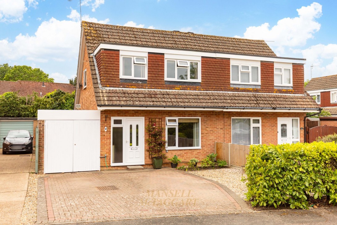 Photo of 4 Tarham Close, Horley