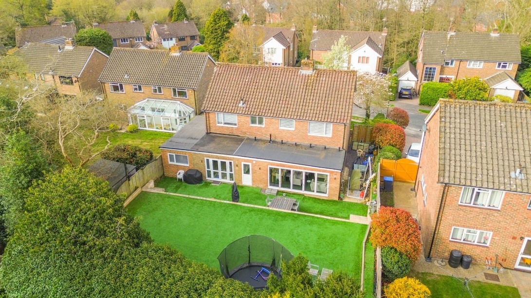 Photo of 21 Weald Rise, Haywards Heath