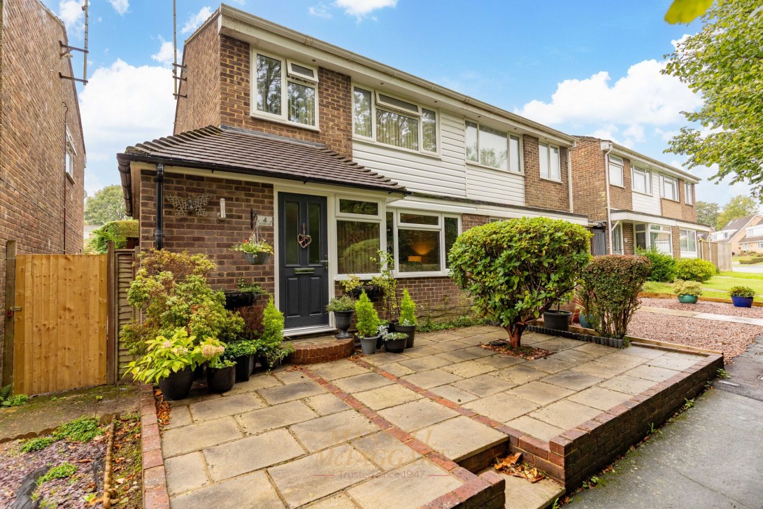 Photo of 4 Brookside, Crawley