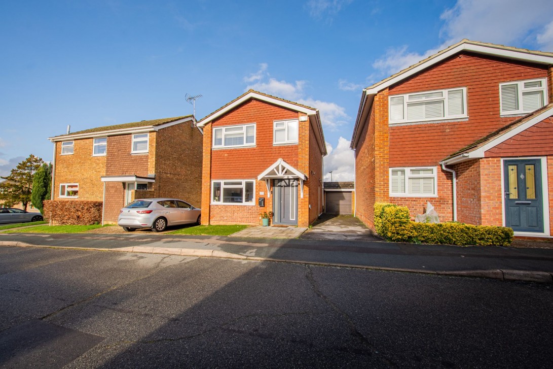 Photo of 22 Rushwood Close, Haywards Heath