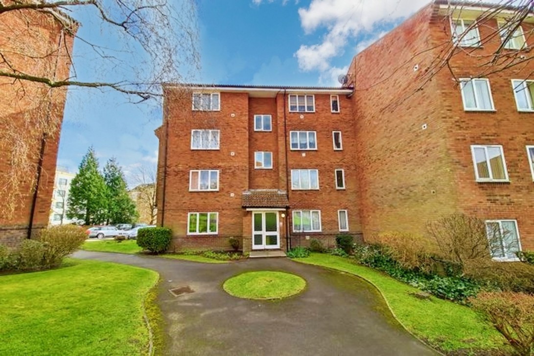 Photo of 54 St. Leonards Park, East Grinstead