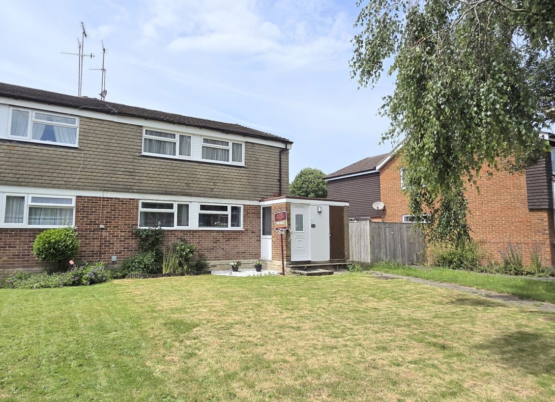 Photo of 45b Appledore Gardens, Haywards Heath