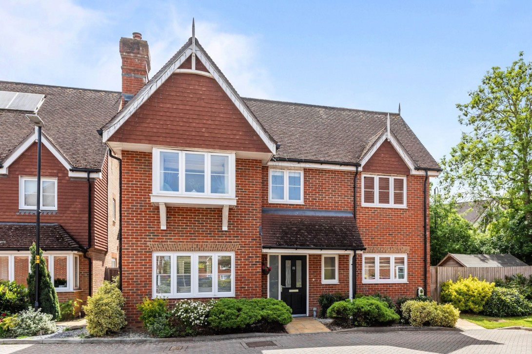 Photo of 15 Edwards Close, Horsham
