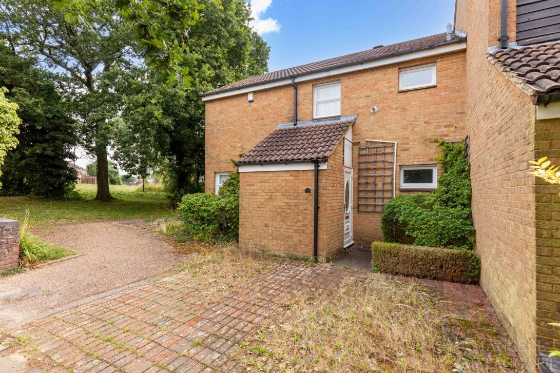 Photo of 11 Reedings, Crawley