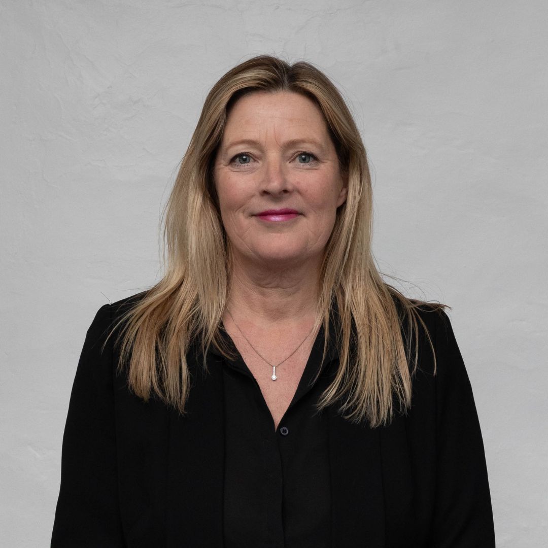 Anna Gooch, Viewing Assistant