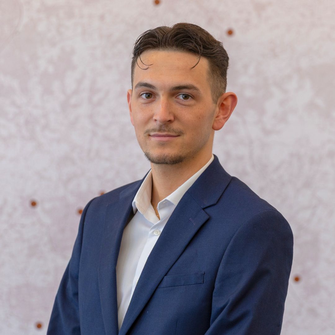 Bobby Crowch, Sales Negotiator