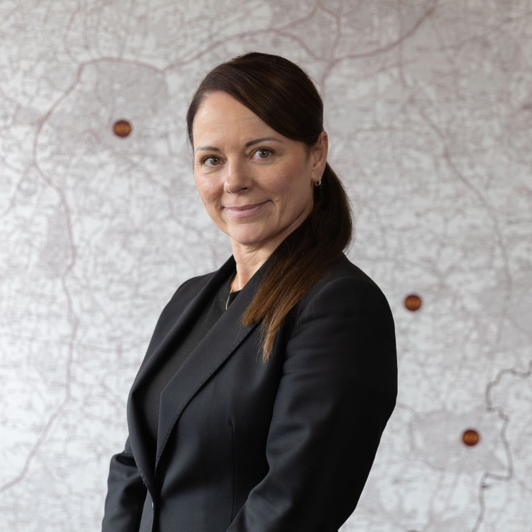 Helen Lawson , Sales Negotiator